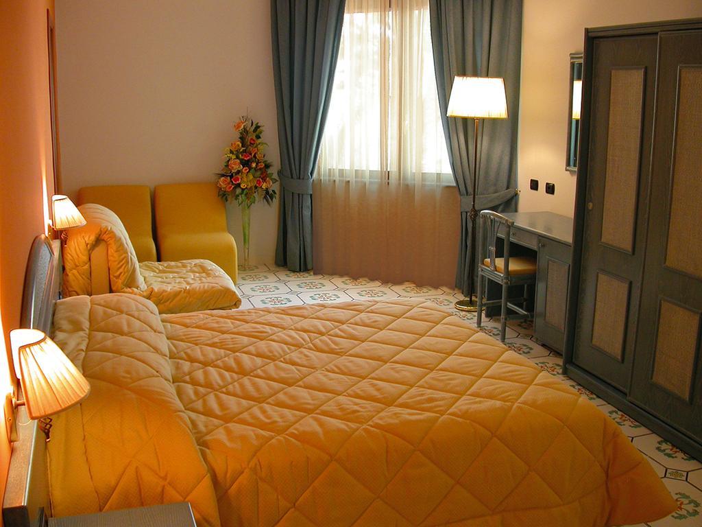 Hotel L' Anicre Varcaturo Kültér fotó