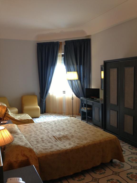 Hotel L' Anicre Varcaturo Szoba fotó