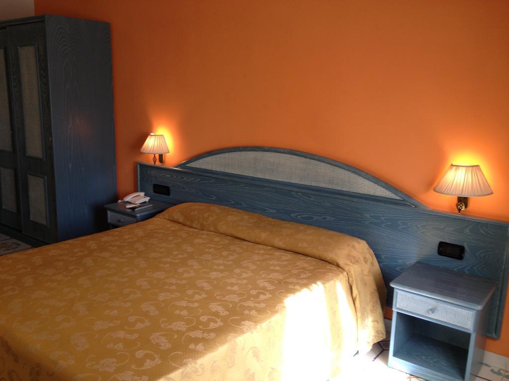 Hotel L' Anicre Varcaturo Szoba fotó